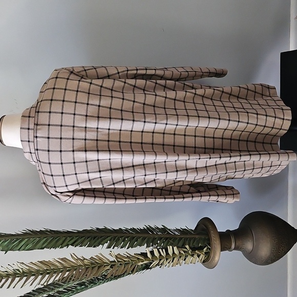 Maurices Tan and Black Check Duster Blazer - Picture 3 of 12